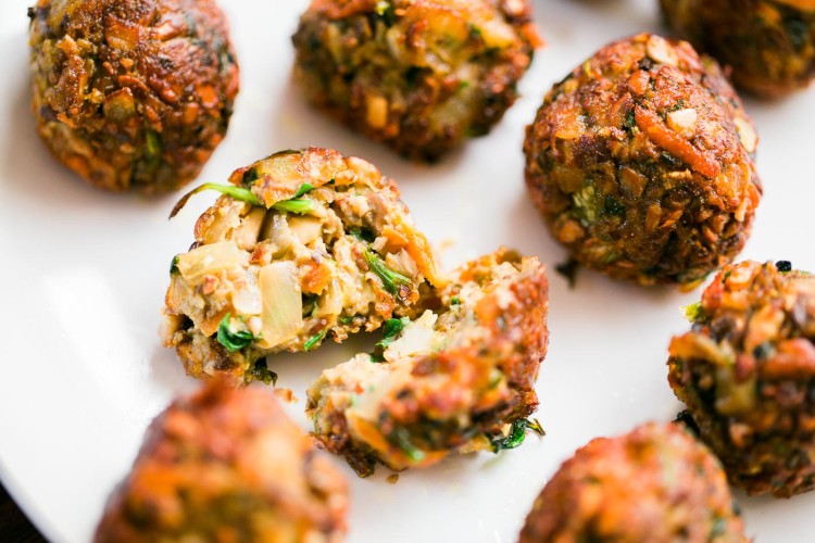 Juicy Meatless Vegan Meatballs {Vegan + Soy Free}